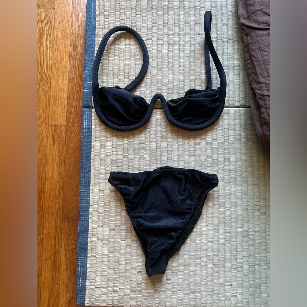 Adriana Degreas black bikini